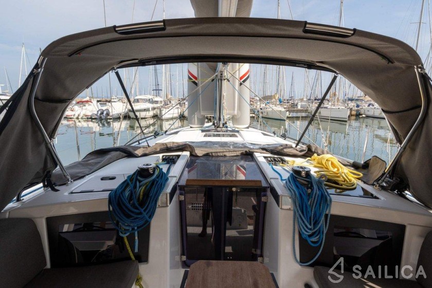 Dufour 41 - Yacht Charter Sailica
