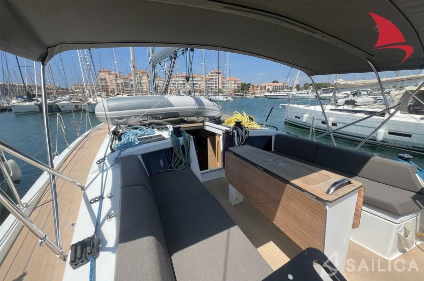 Dufour 41 - Yacht Charter Sailica