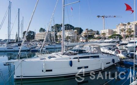 Dufour 390 Grand Large - Yacht Charter Sailica