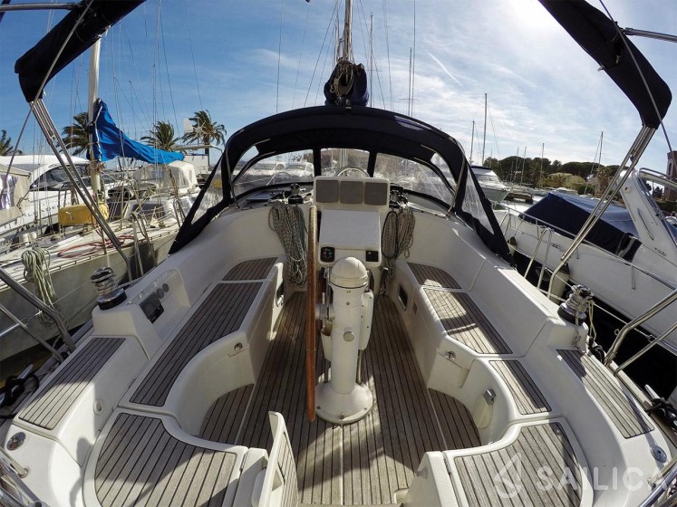 Oceanis 423 - Yacht Charter Sailica