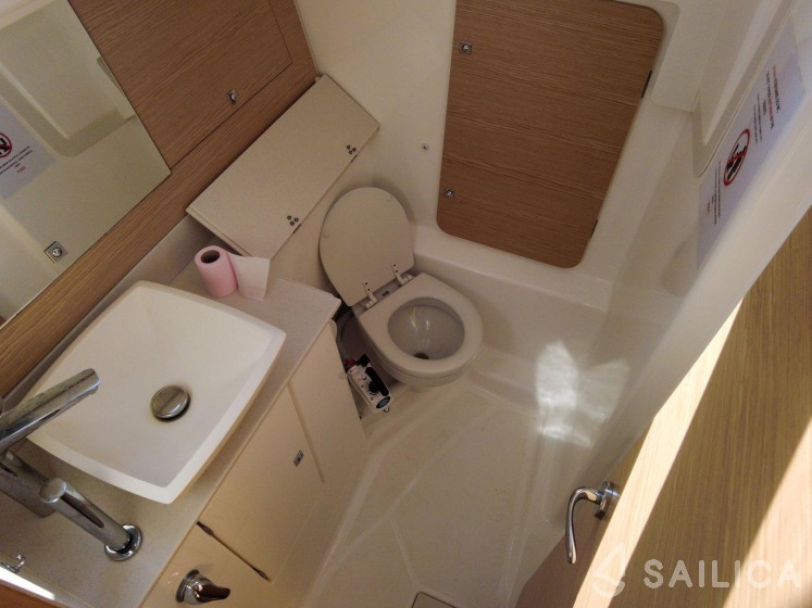 Dufour 360 GL - Yacht Charter Sailica