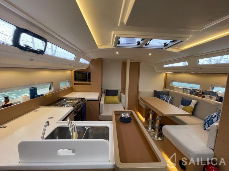 Sun Odyssey 410 - Yacht Charter Sailica