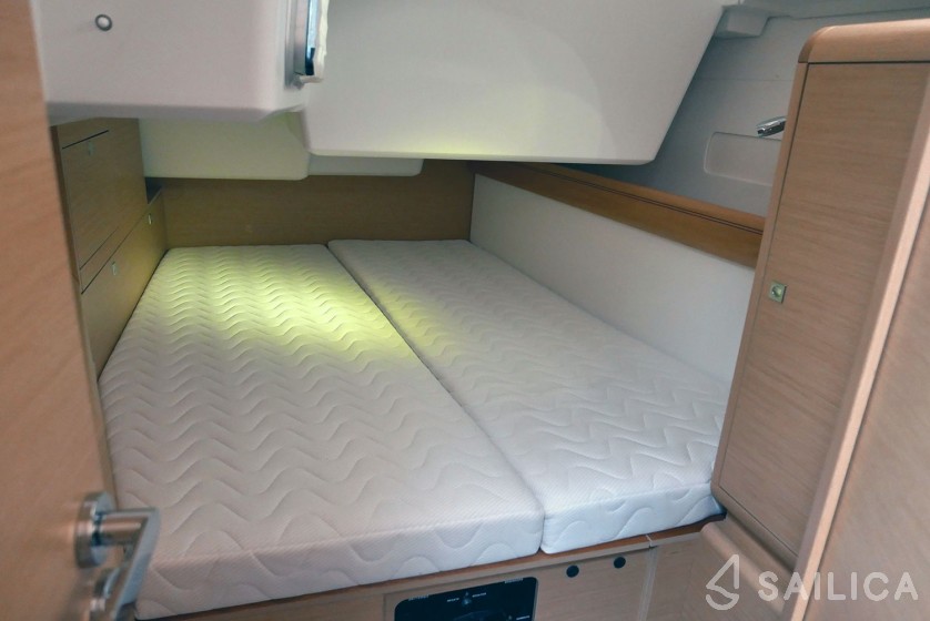 Sun Odyssey 519 - Yacht Charter Sailica
