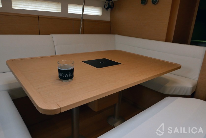 Sun Odyssey 519 - Yacht Charter Sailica