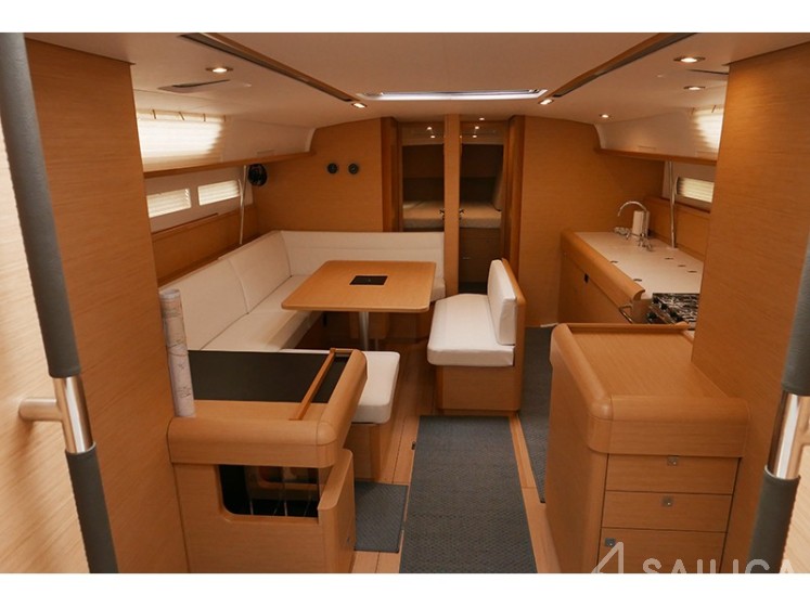 Sun Odyssey 519 - Yacht Charter Sailica