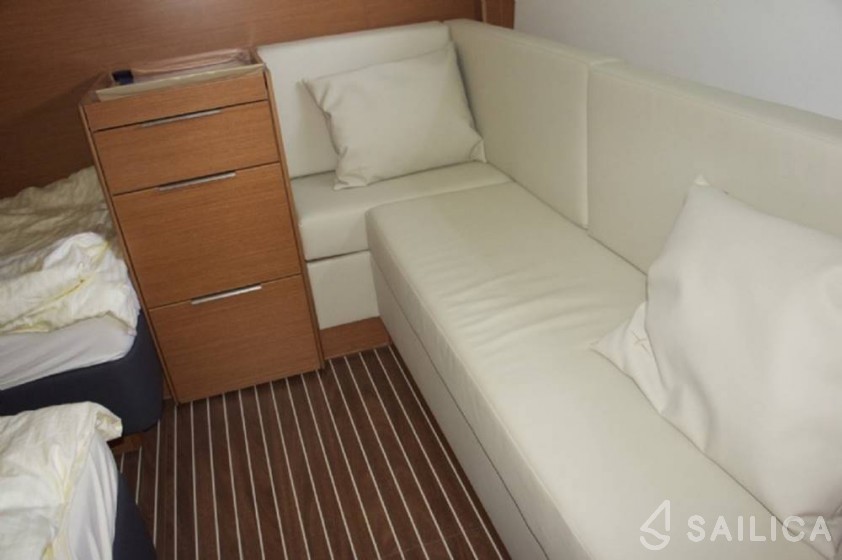 Bavaria 400 Coupe - Yacht Charter Sailica