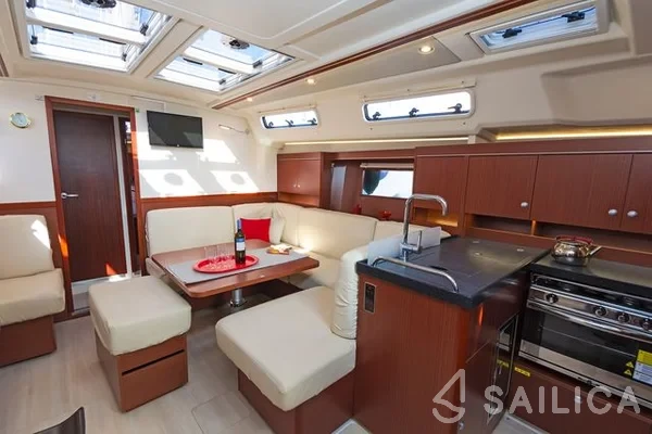 Hanse 455 - Yacht Charter Sailica