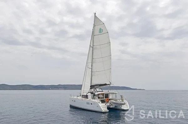 Lagoon 400 S2 - Yacht Charter Sailica