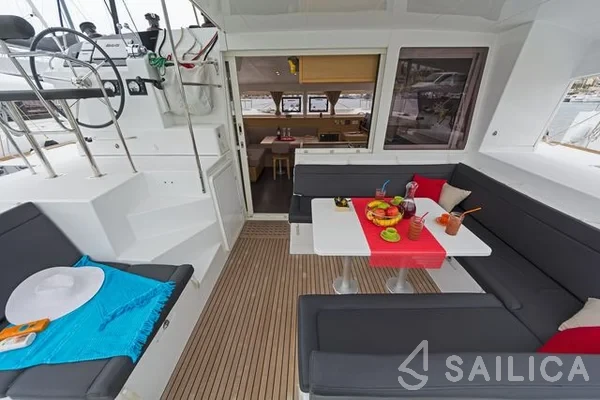 Lagoon 400 S2 - Yacht Charter Sailica