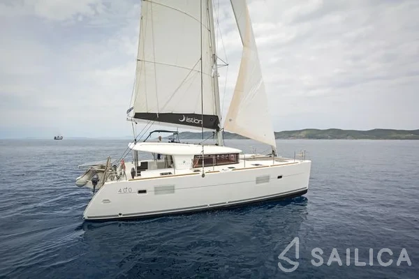 Lagoon 400 S2 - Yacht Charter Sailica