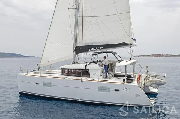 Lagoon 400 S2 - Yacht Charter Sailica