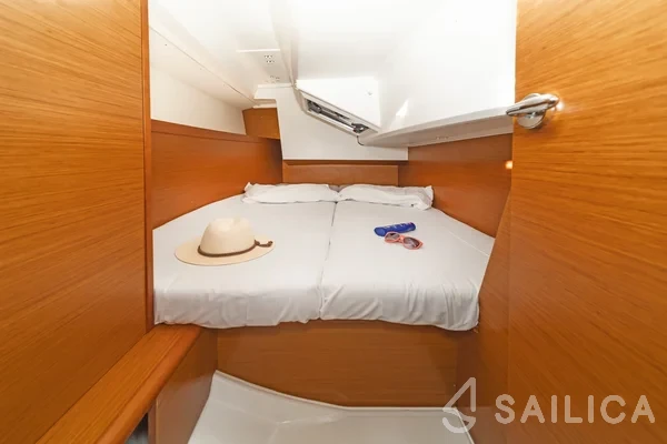 Sun Odyssey 349 - Yacht Charter Sailica
