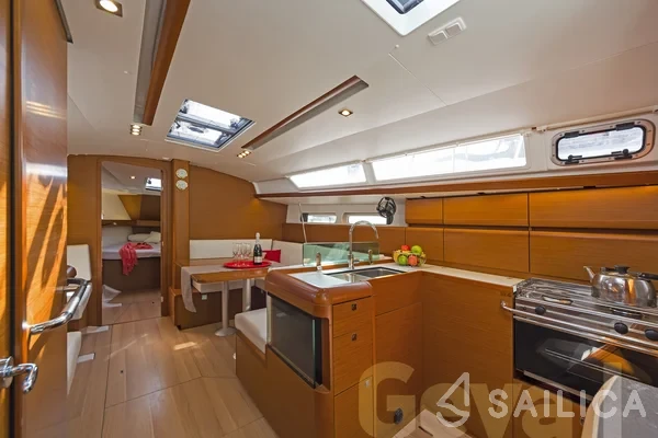 Sun Odyssey 419 - Yacht Charter Sailica