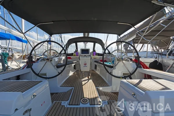 Sun Odyssey 419 - Yacht Charter Sailica