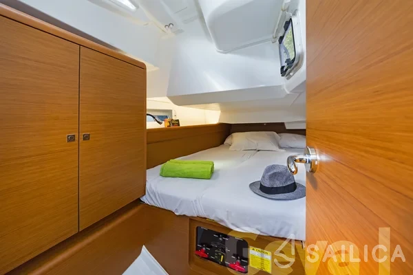 Sun Odyssey 419 - Yacht Charter Sailica