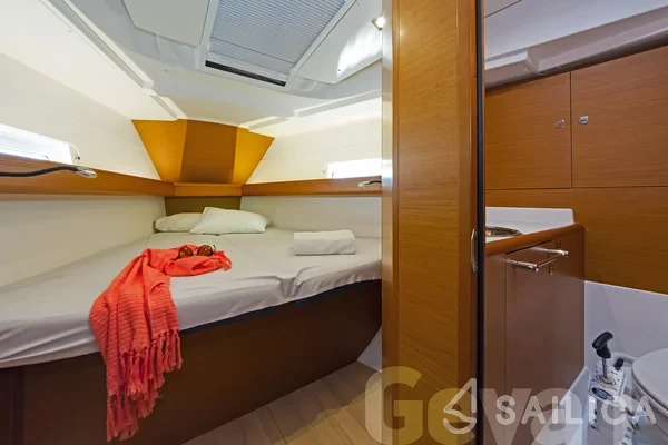 Sun Odyssey 419 - Yacht Charter Sailica