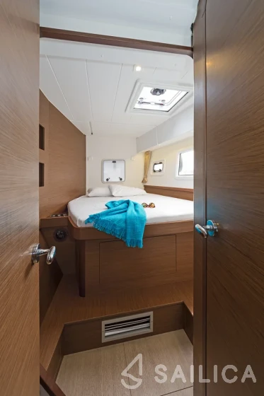 Lagoon 42 - Yacht Charter Sailica