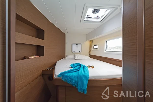 Lagoon 42 - Yacht Charter Sailica