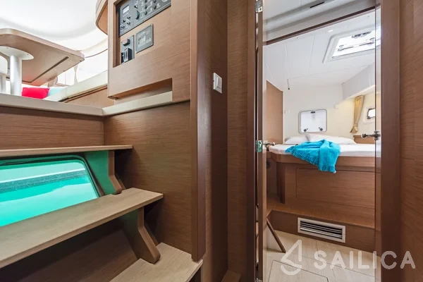 Lagoon 42 - Yacht Charter Sailica