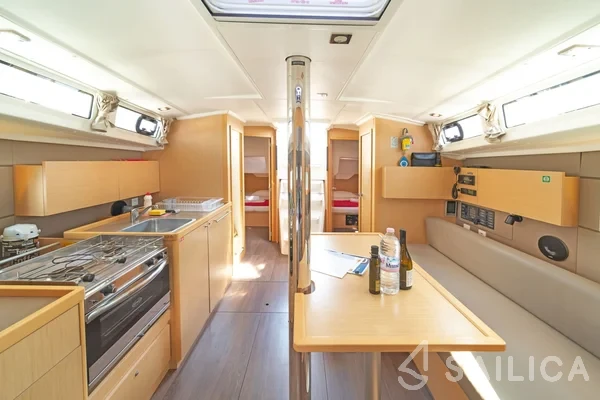 Oceanis 38.1 - Yacht Charter Sailica