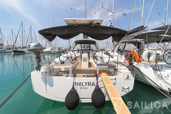 Oceanis 38.1 - Yacht Charter Sailica