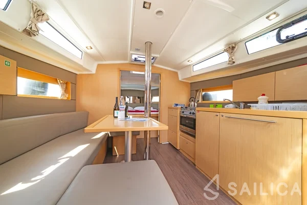 Oceanis 38.1 - Yacht Charter Sailica