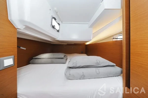 Sun Odyssey 440 - Yacht Charter Sailica