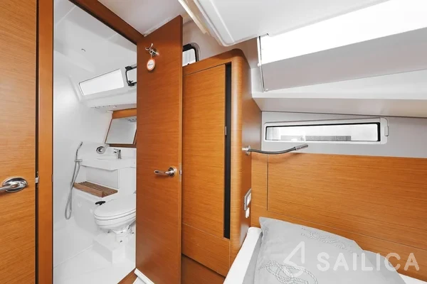 Sun Odyssey 440 - Yacht Charter Sailica
