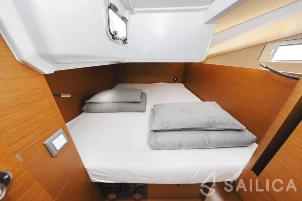 Sun Odyssey 440 - Yacht Charter Sailica