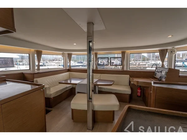 Lagoon 42 - Yacht Charter Sailica