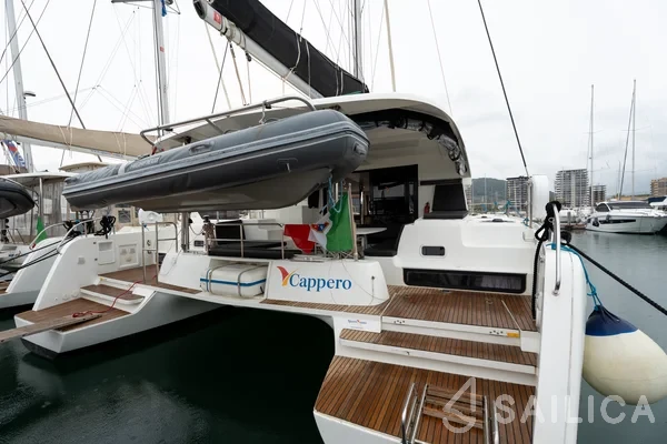 Lagoon 42 - Yacht Charter Sailica