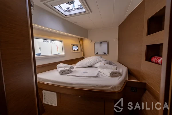 Lagoon 42 - Yacht Charter Sailica