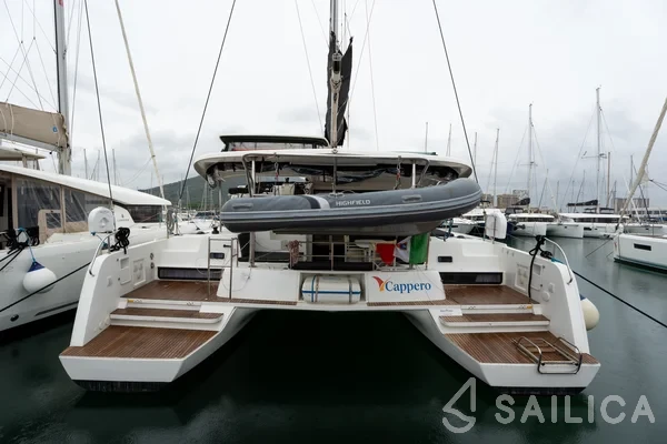 Lagoon 42 - Yacht Charter Sailica