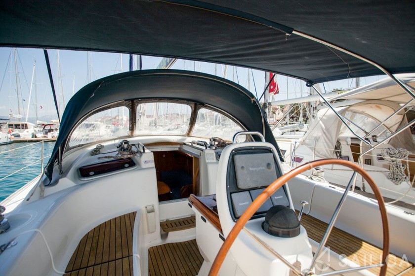 Bavaria 37 Cruiser - Yacht Charter Sailica