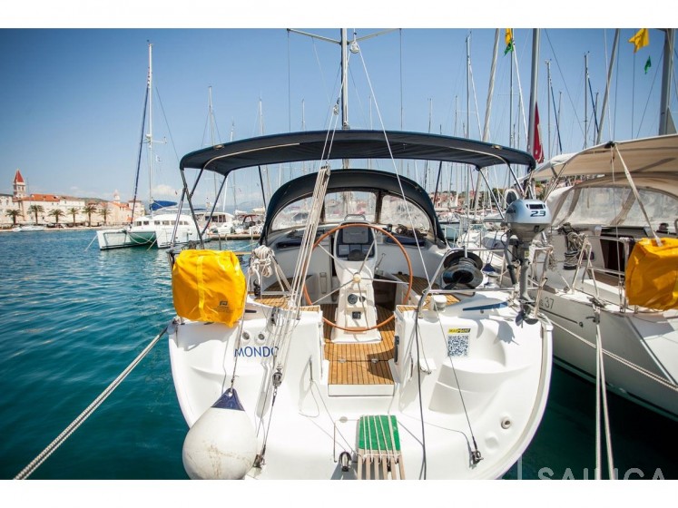 Bavaria 37 Cruiser - Yacht Charter Sailica
