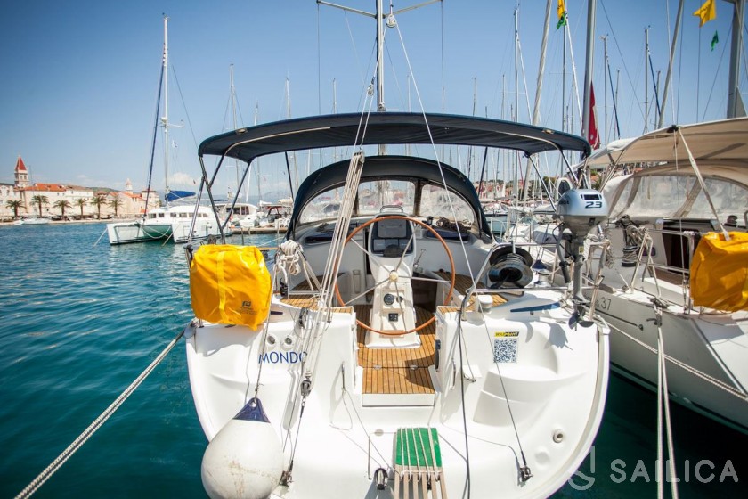 Bavaria 37 Cruiser - Yacht Charter Sailica