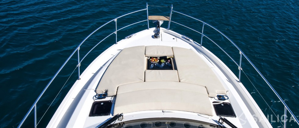 Bavaria Virtess 420 Fly - Yacht Charter Sailica