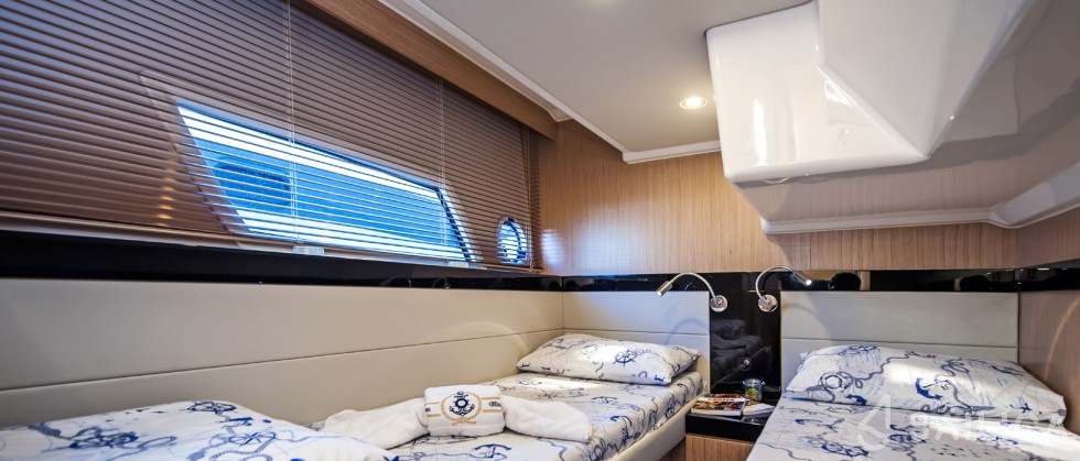 Bavaria Virtess 420 Fly - Yacht Charter Sailica