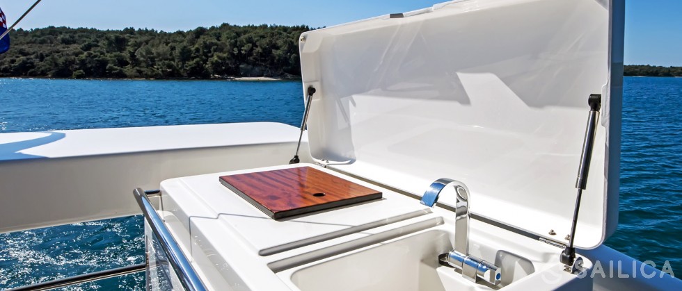 Bavaria Virtess 420 Fly - Yacht Charter Sailica