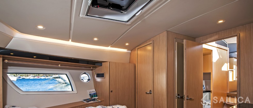 Bavaria Virtess 420 Fly - Yacht Charter Sailica