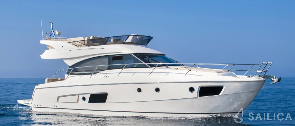 Bavaria Virtess 420 Fly - Yacht Charter Sailica
