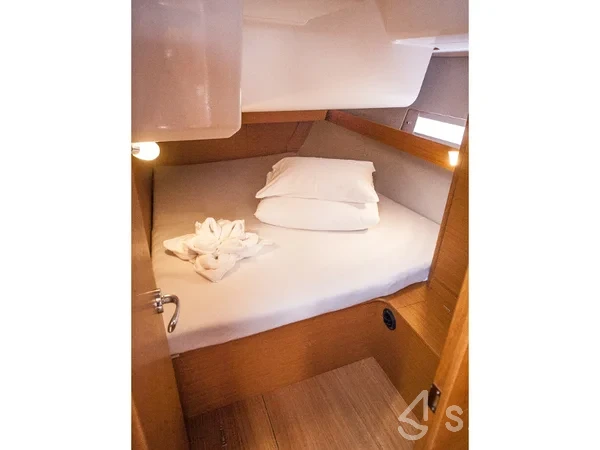 Dufour 460 GL - Yacht Charter Sailica