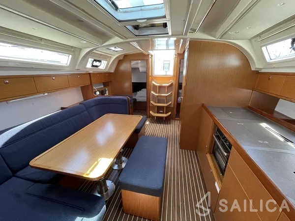 Bavaria 41 Cruiser - Yacht Charter Sailica