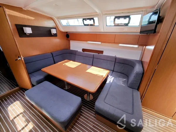 Bavaria 51 Cruiser - Yacht Charter Sailica
