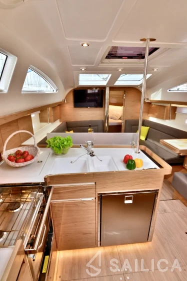 Elan 40 Impression - Yacht Charter Sailica