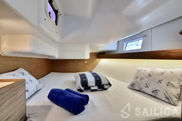 Elan 40 Impression - Yacht Charter Sailica