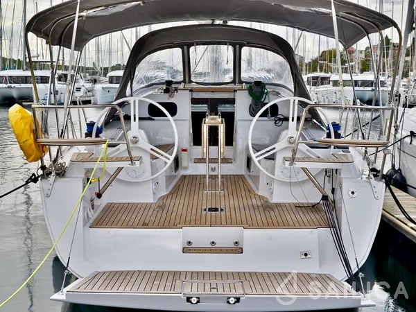Elan 40 Impression - Yacht Charter Sailica