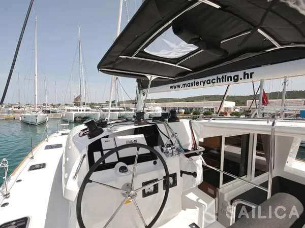 Lagoon 400 S2 - Yacht Charter Sailica