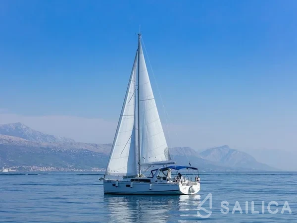 Oceanis 38.1 - Yacht Charter Sailica