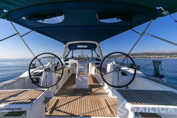 Oceanis 38.1 - Yacht Charter Sailica